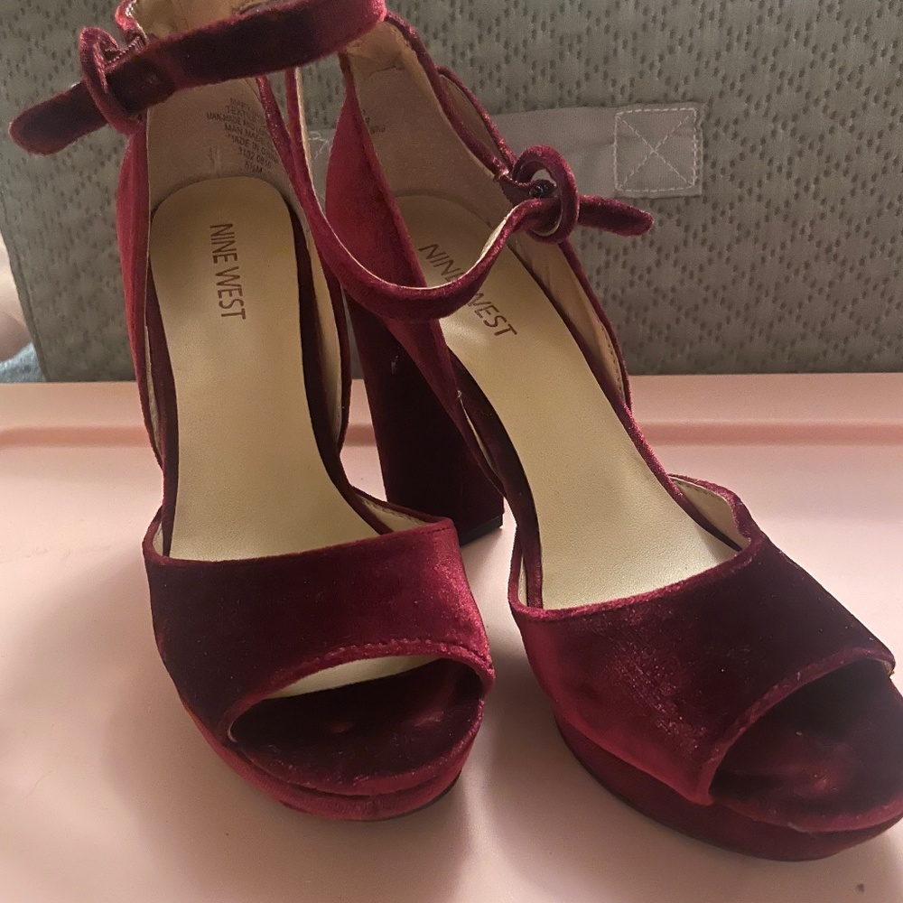 Nine West platform sandal